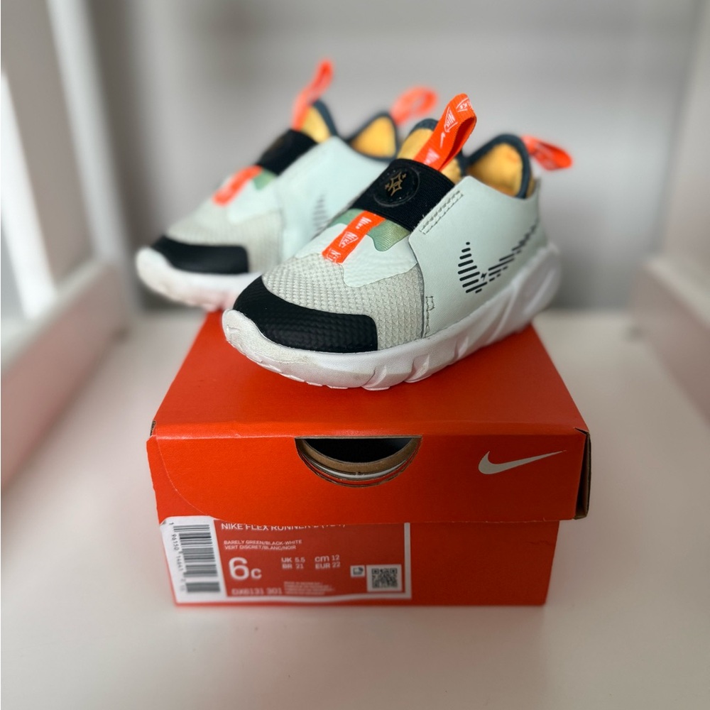 Nike Kids Flex Runner 2 Shoes - Black and Mint green